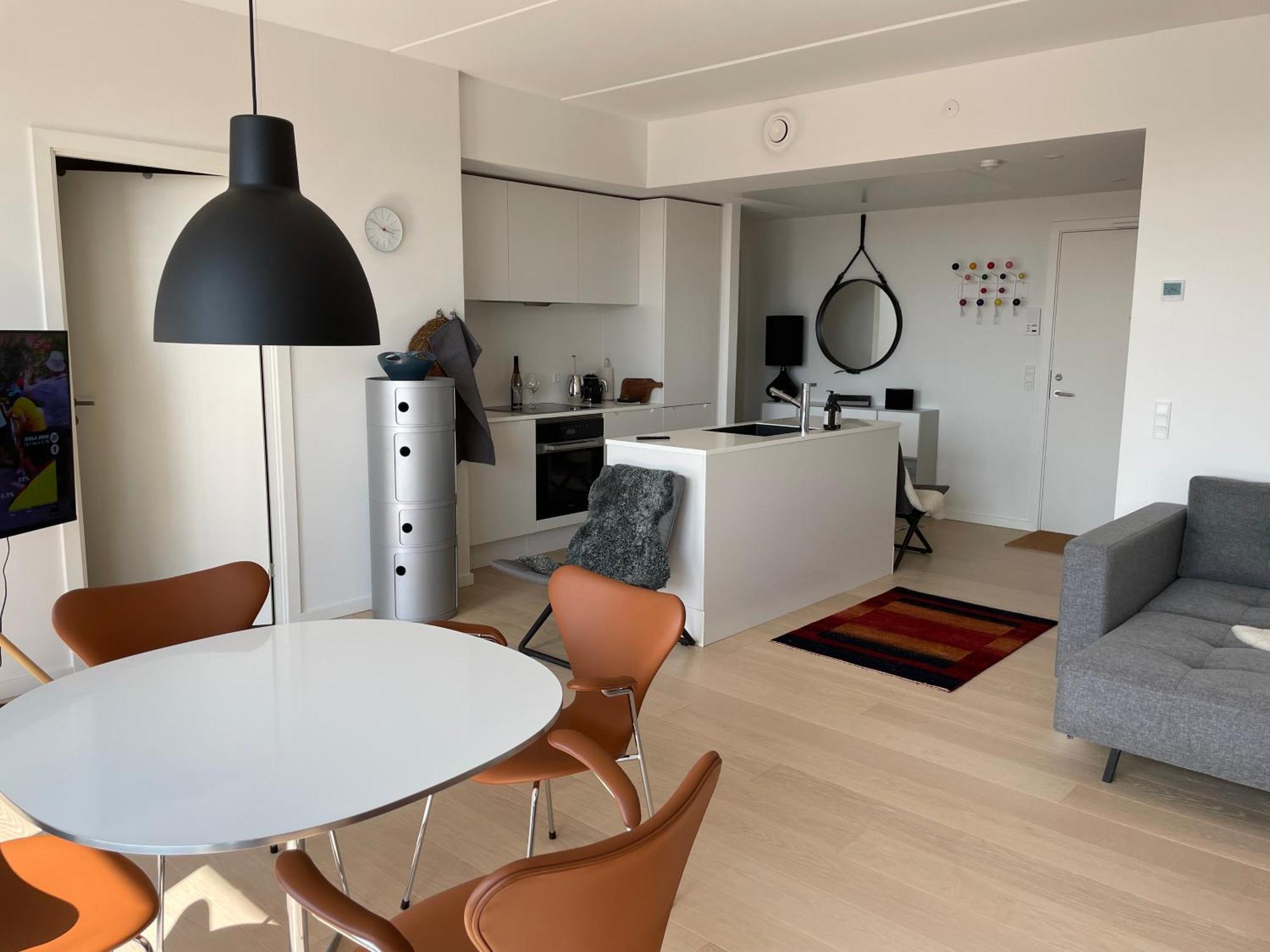 Luksuslejlighed Pa 7 Sal Med Elevator, Vestvendt Altan Og Udsigt Over Havn Og By Lejlighed *